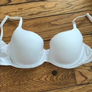 PINK Victoria’s Secret White Bra